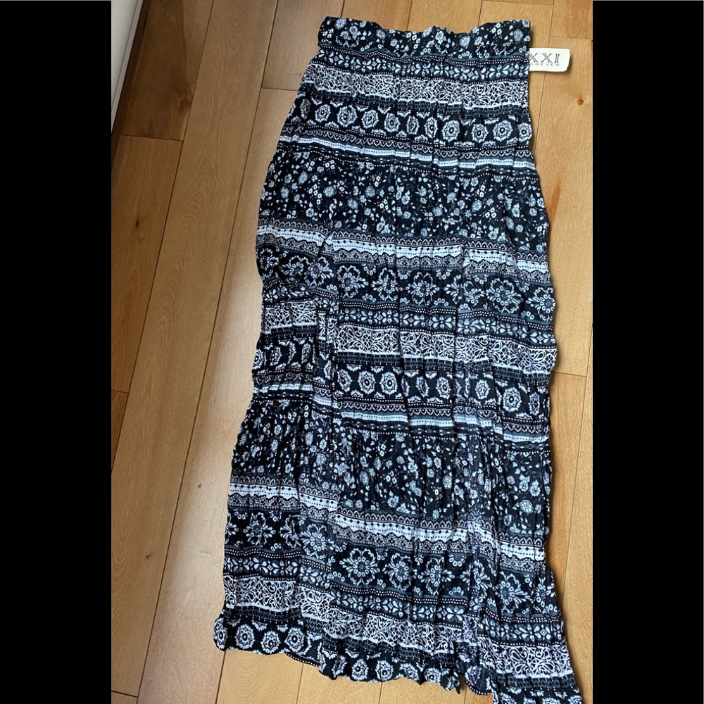 XXI NWT Skirt